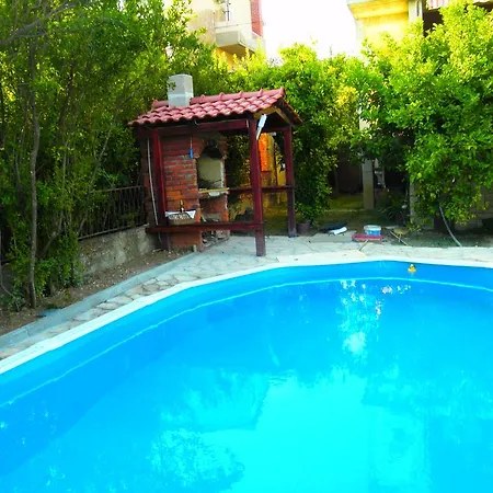 Apartment Max 1