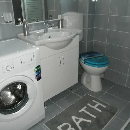 Apartment Max 1