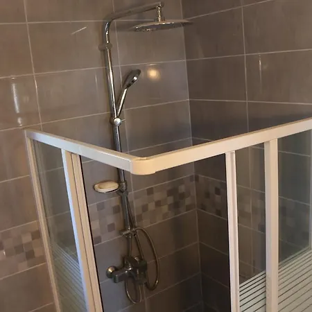 Max 1 * Kaštela